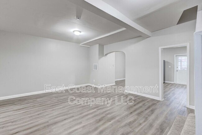 Building Photo - 2854 Oakley Ave