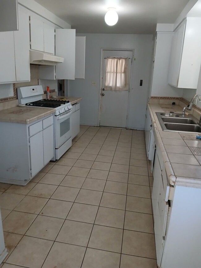Building Photo - 55555 Pueblo Trail