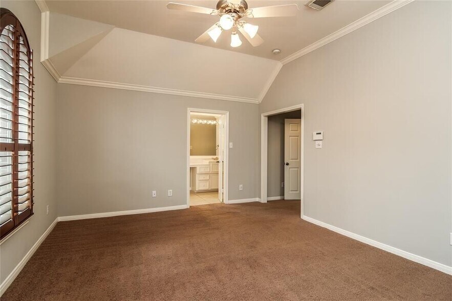 Building Photo - 34 Waugh Dr