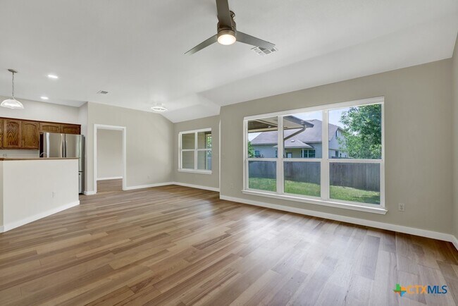 Building Photo - 2116 Bentwood Dr