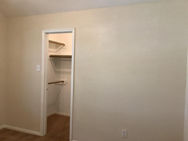 Building Photo - 4811 Chase Stone Dr