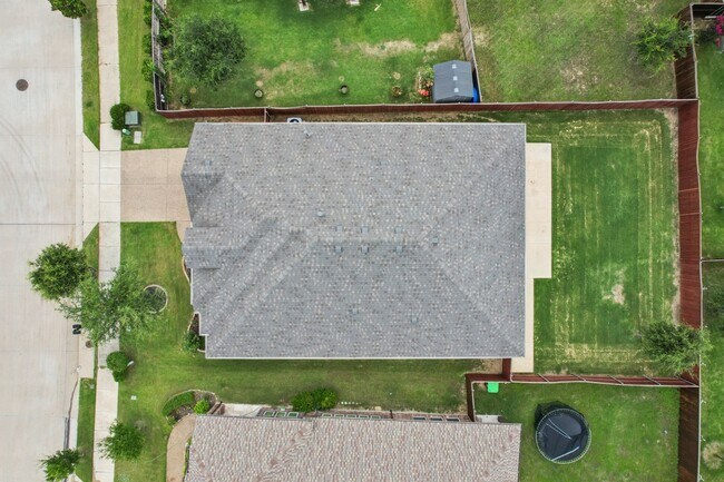 Building Photo - 1616 Downing Dr