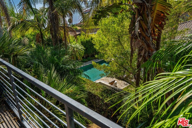 Building Photo - 3614 Malibu Country Dr