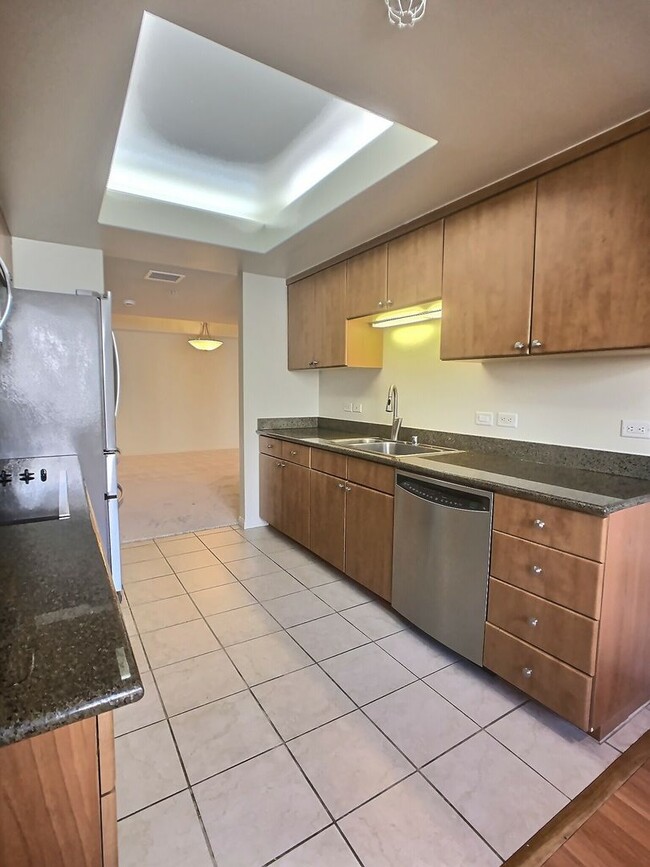 Building Photo - Huge 2 Bedroom/2 Bath Condo with Storage in Downtown San Jose