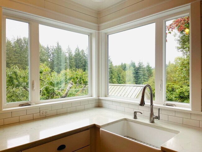 Building Photo - Historic and Peaceful Bainbridge Island Farm