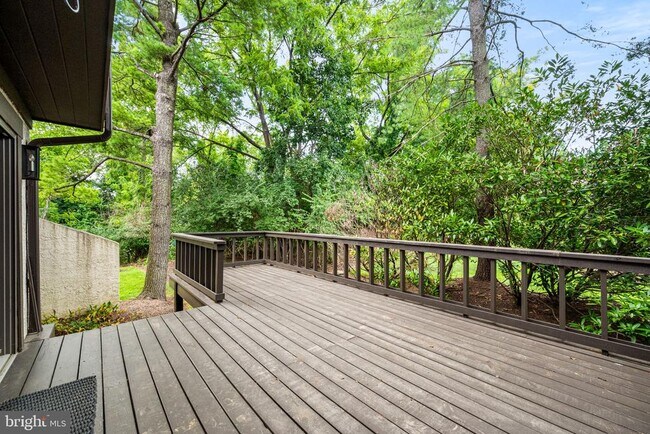 Building Photo - 409 Millhouse Pond