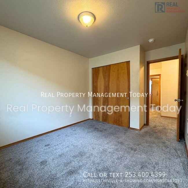 Building Photo - 3507 S 43rd St