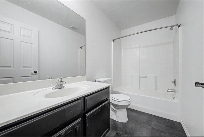 Building Photo - 542 E Bartlett Way
