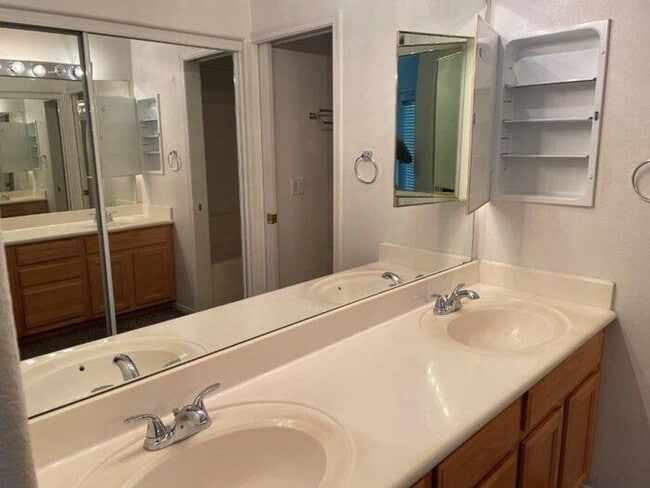 Building Photo - 7021 E Earll Dr