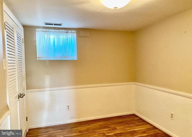 Building Photo - 6201 Hillview Ave