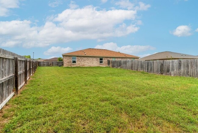 Building Photo - 1700 Tru Trail