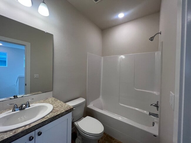 Building Photo - SHOWING 6/7 or SOONER with Advance Appoint...