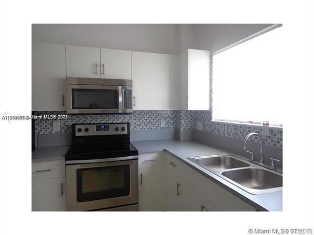 Building Photo - 3818 SW 48th Ave