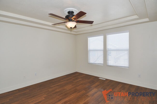 Building Photo - 4844 W Cold Springs Cir