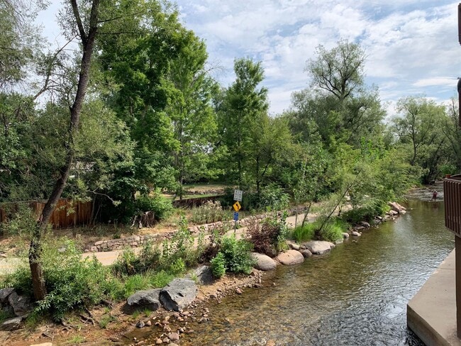 Building Photo - 2875 Shadow Creek Dr