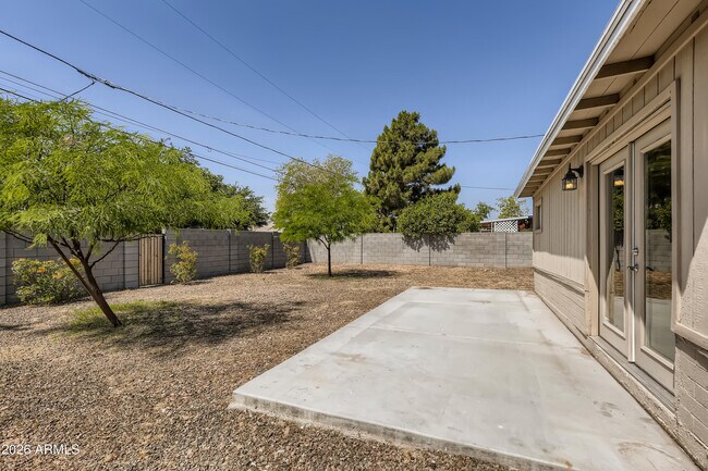 Building Photo - 2405 W Citrus Way