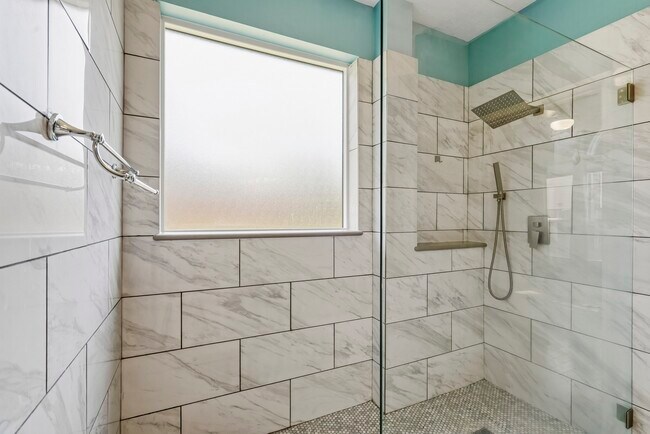 Building Photo - 2123 Mossy Trail Dr