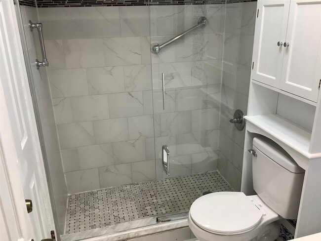 Building Photo - 5280 Bosque Ln