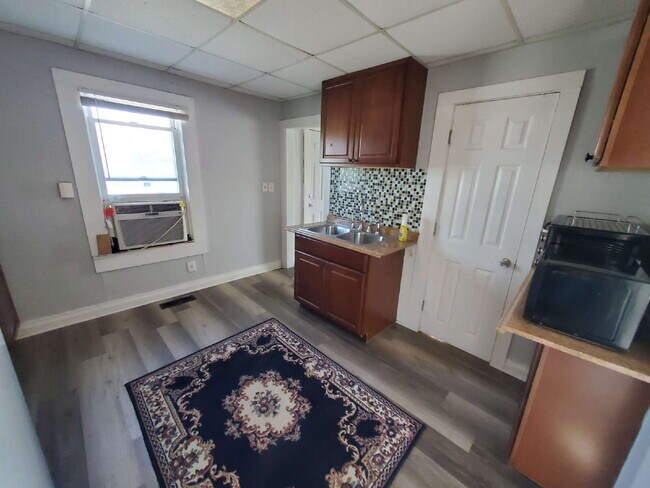 Building Photo - Charming 1 Bedroom Bungalow – A Special Place to Call Home!