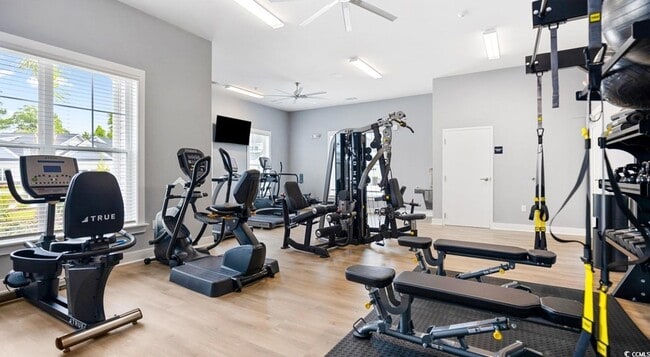 Building Photo - 31 Quaker Rdg Dr