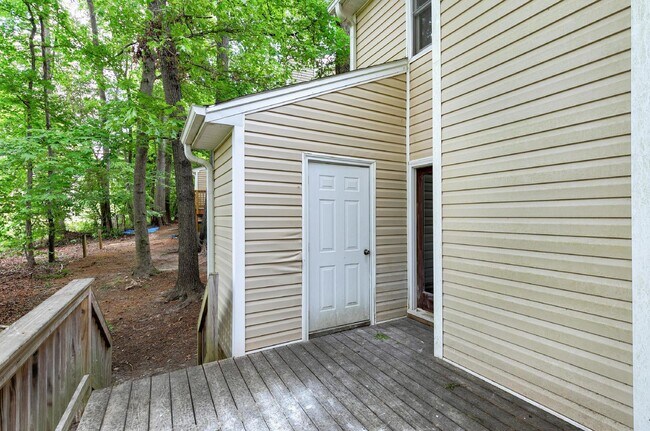 Building Photo - 5544 Kaplan Drive Unit A