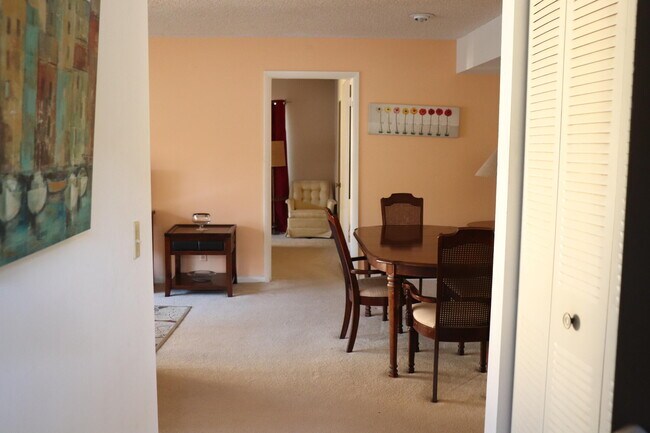 Building Photo - 87 Capri B