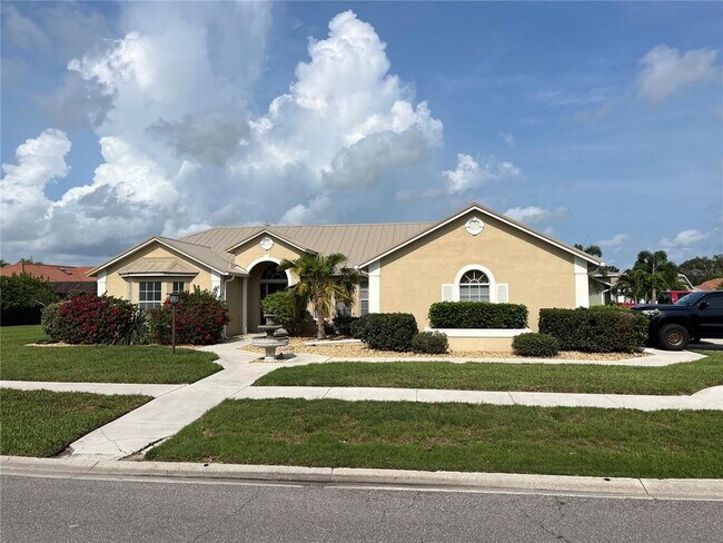 Building Photo - 5828 Sandy Pointe Dr