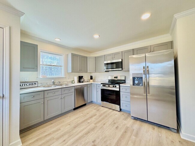 Building Photo - The Home You’ve Been Searching For!