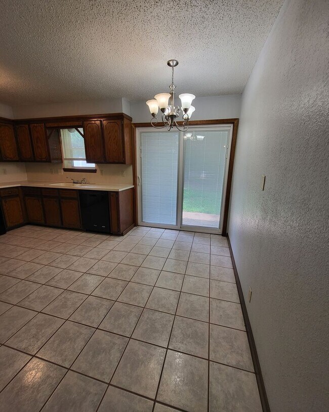 Building Photo - Welcome Home!!!