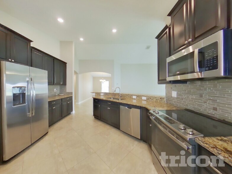 Building Photo - 13185 Green Violet Dr