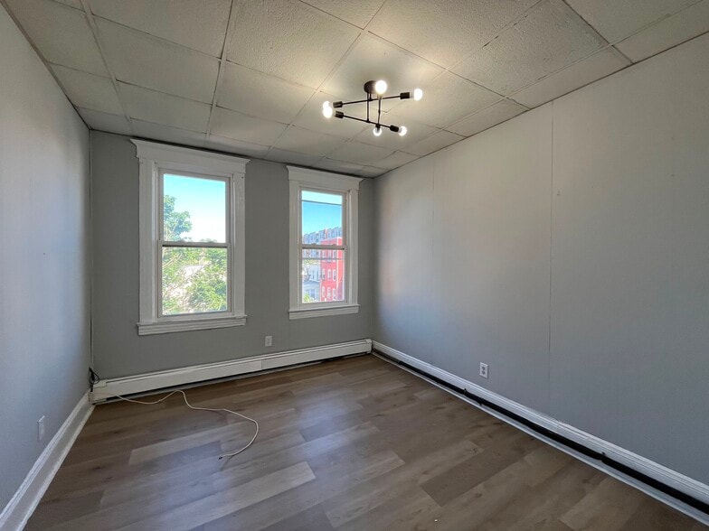 Building Photo - 187 Avenue E