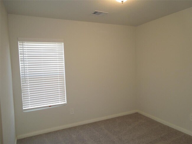 Building Photo - 266 Bluebonnet-