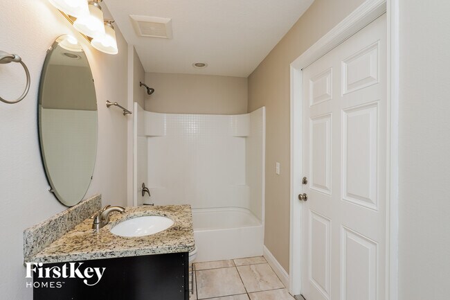 Building Photo - 368 Camellia Ct