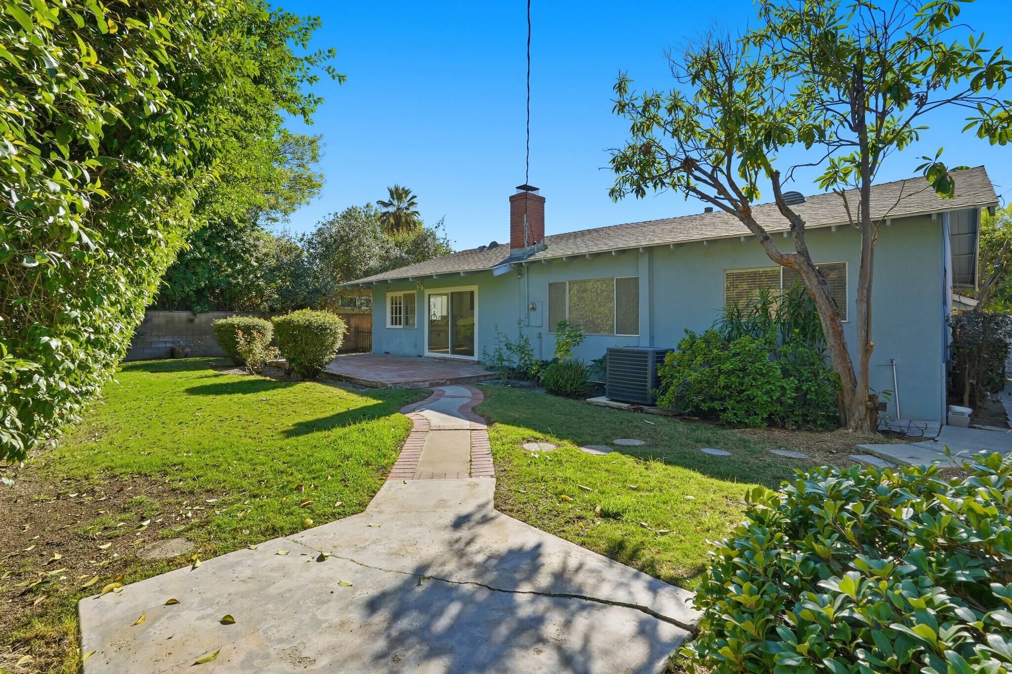 Building Photo - 23723 Aetna St