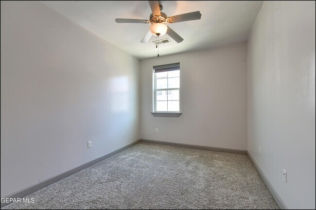 Building Photo - 312 Vin Almoradi Ct