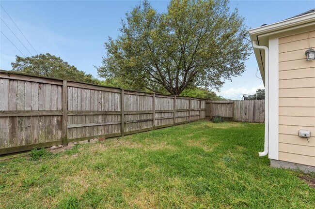 Building Photo - 14703 Briceland Springs Dr