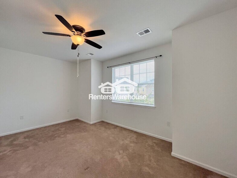 Building Photo - 1713 Dresdon Ln