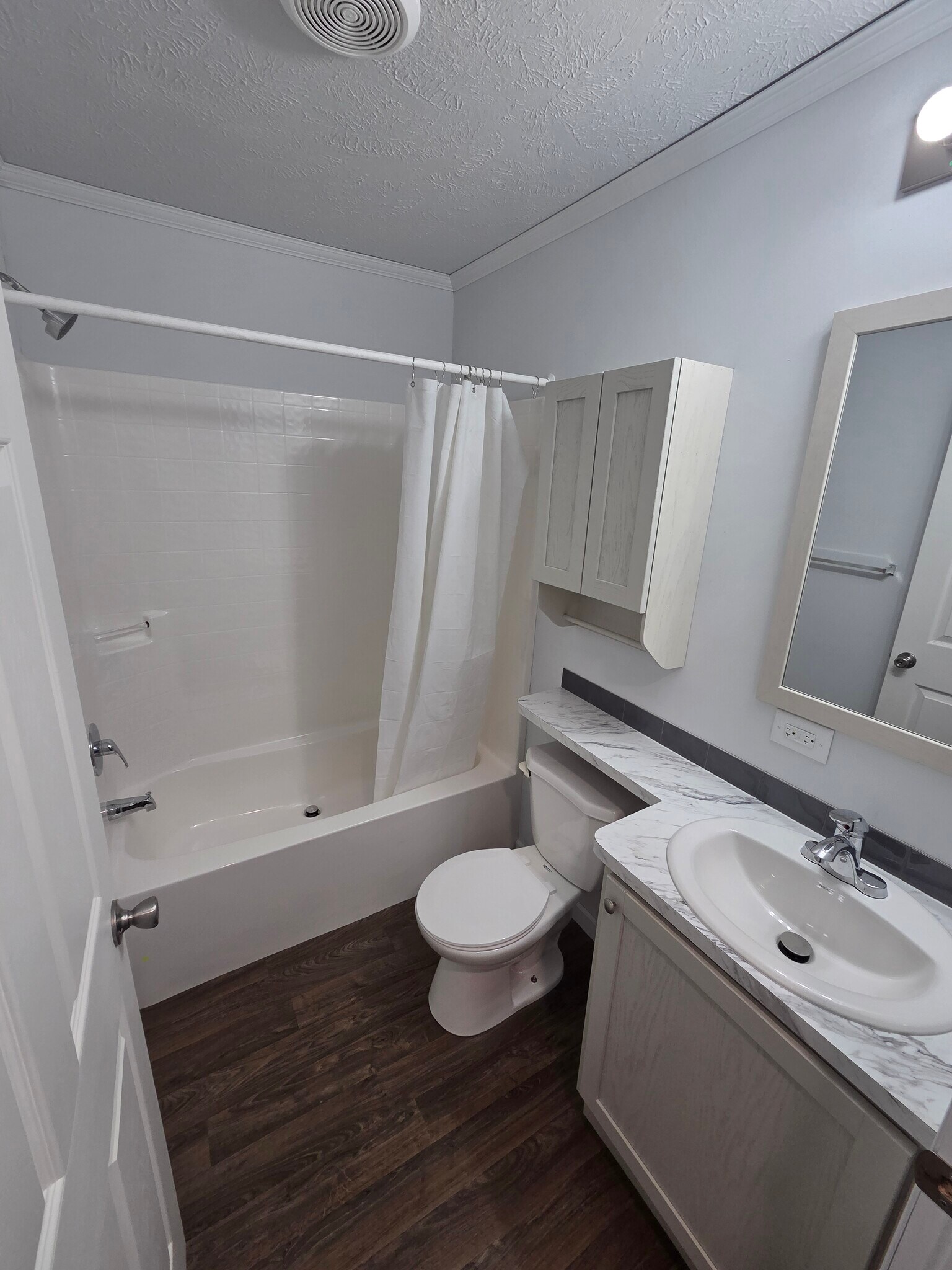 Building Photo - 55 Hickory Ln