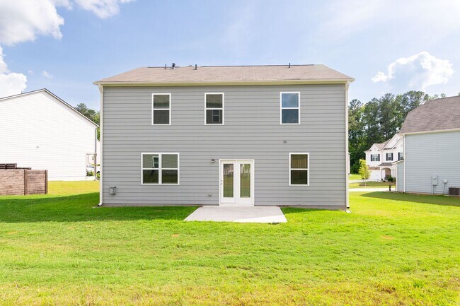 Building Photo - Spacious Family Home for Rent in Fairburn,...