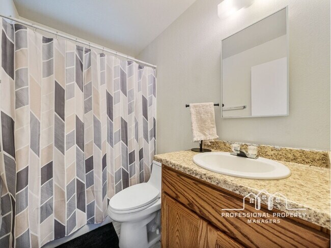 Building Photo - 3-bedroom, 2-bathroom home in Trail Estates