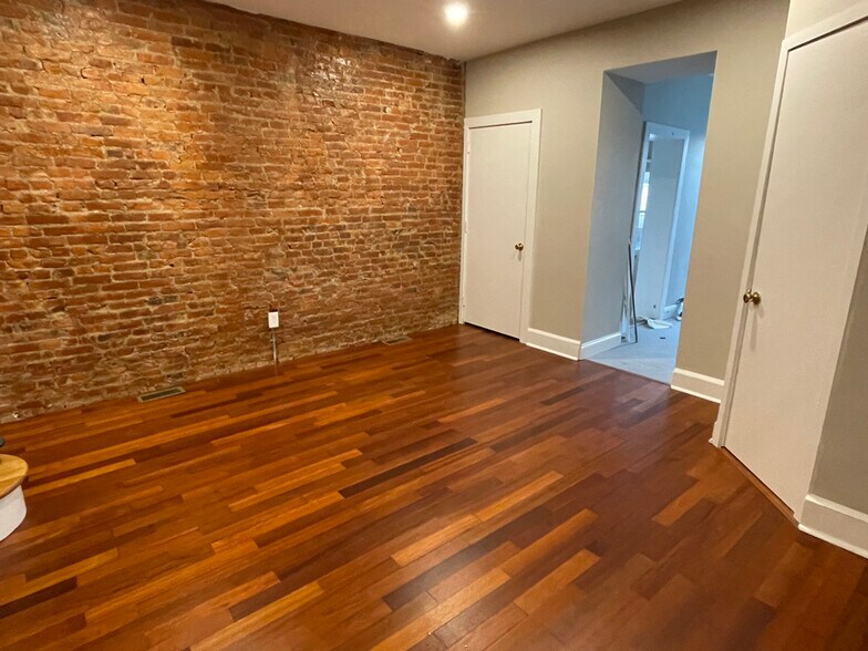 dining room - 4680 Umbria St