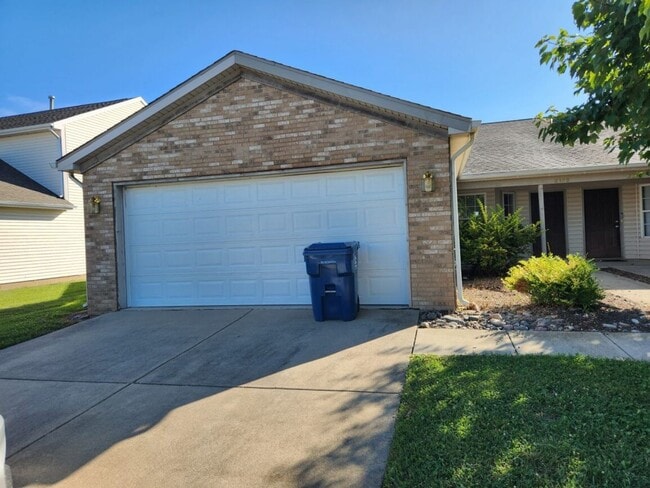 Building Photo - 2399 Hopkins Dr
