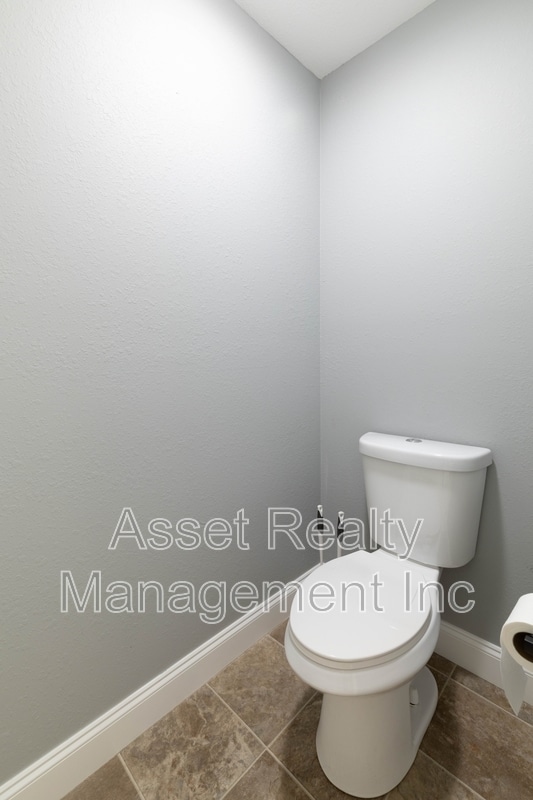 Building Photo - 924 Warrior Hill Dr