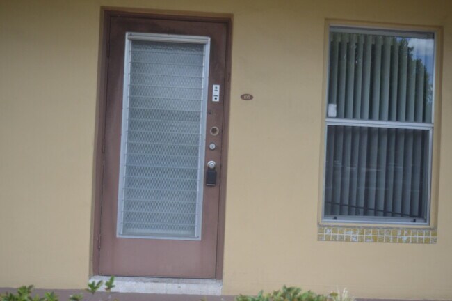 Building Photo - 6091 NW 61st Ave
