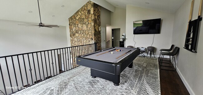 Building Photo - 2280 N Southern Hills Dr