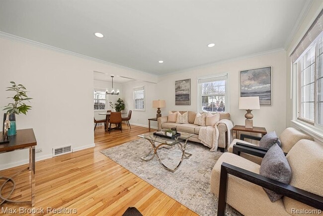 Building Photo - 695 Graefield Ct