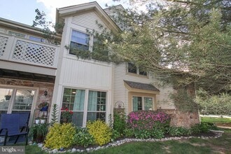 Building Photo - 310 Foxcroft Cir