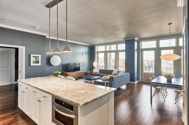 Building Photo - The Woodley