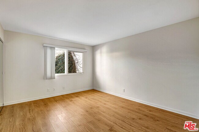 Building Photo - 811 21st St