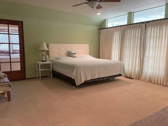 Building Photo - Short term 4-8 mo.  rental-Lake view 3 bedroom, 3 bath plus office in Lake Wildwood, Penn Valley, CA